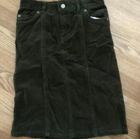 Green Skirt - Picture 2 of 2